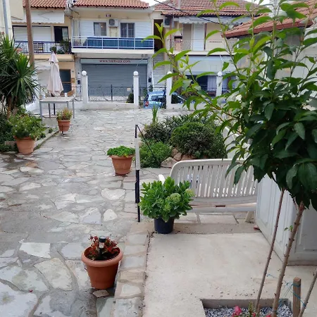 Ameli House * Néoi Epivátai
