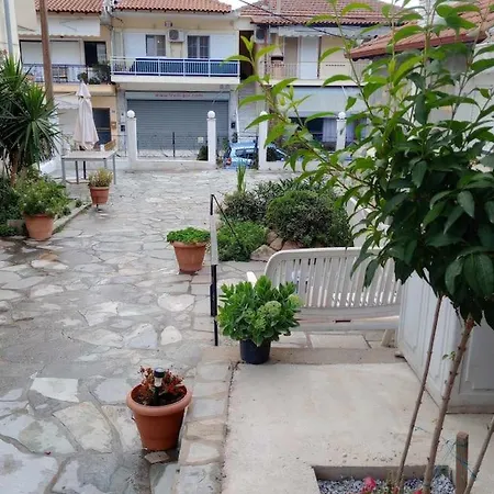 Daire Ameli House Néoi Epivátai